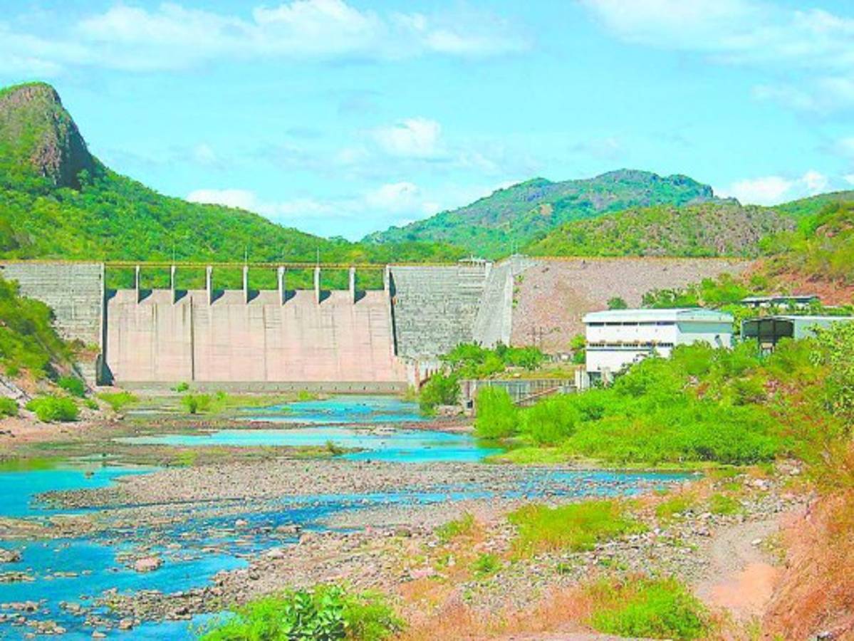Elevarán la cortina de la represa José Cecilio del Valle
