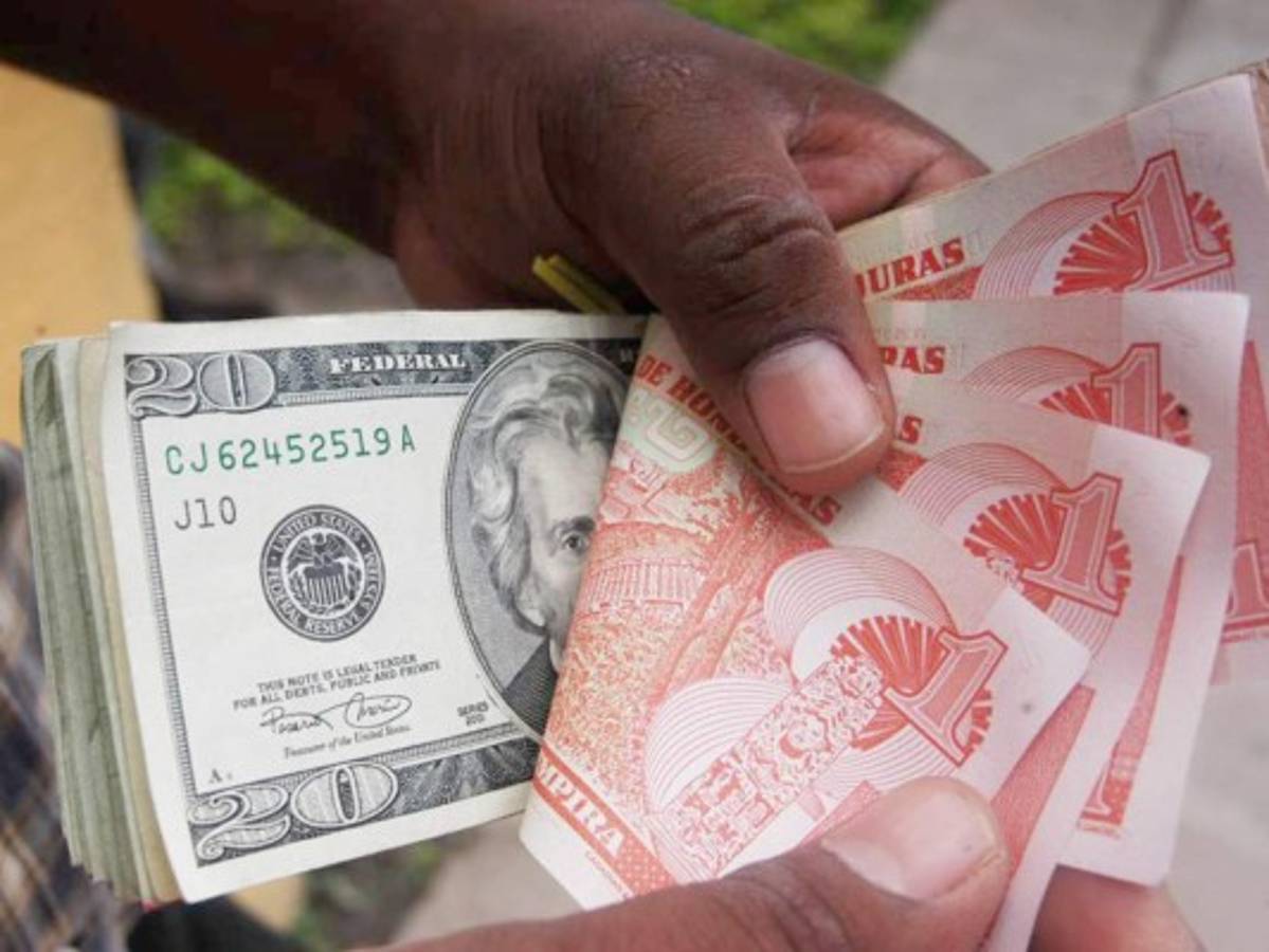 El tipo de cambio puede cerrar 2017 sin devaluación