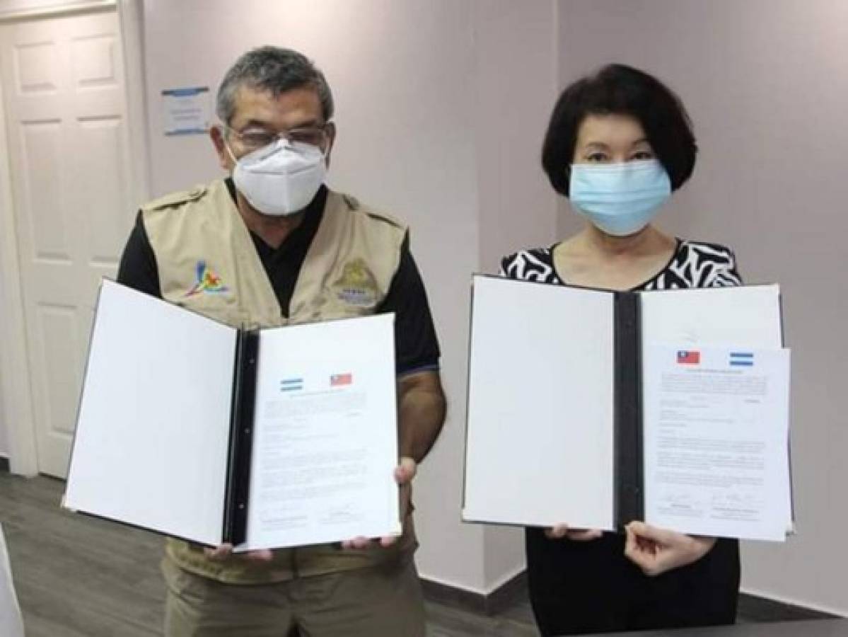 Taiwán dona cámaras termográficas para evitar propagación del Covid-19