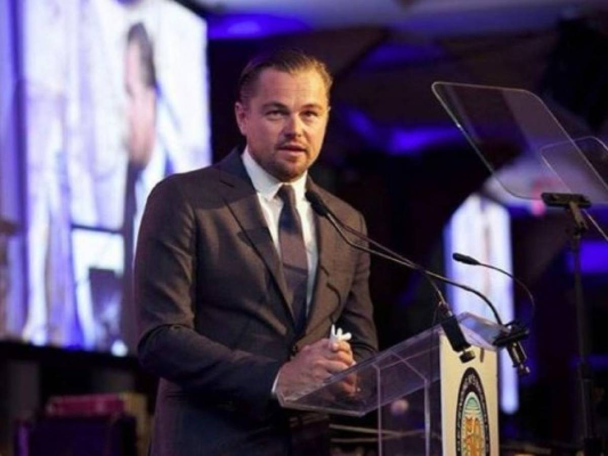 Leonardo DiCaprio presume fotografía con Brad Pitt en redes sociales