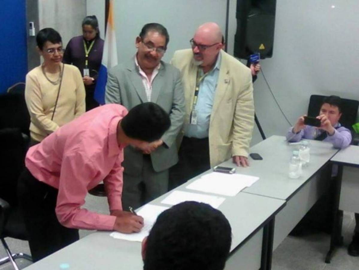 UNAH: Estudiantes y autoridades llegan a un acuerdo
