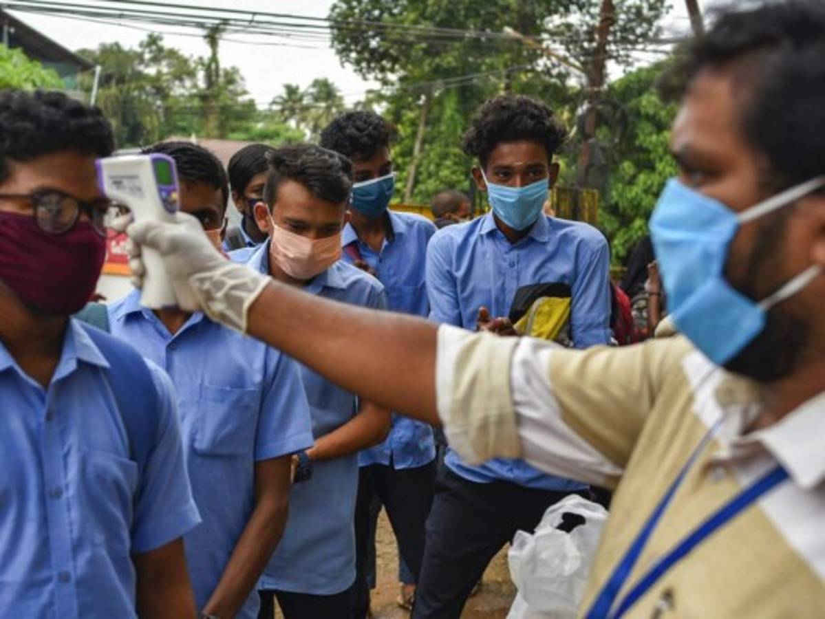 Primera ola de la pandemia no ha terminado, advierte la OMS 