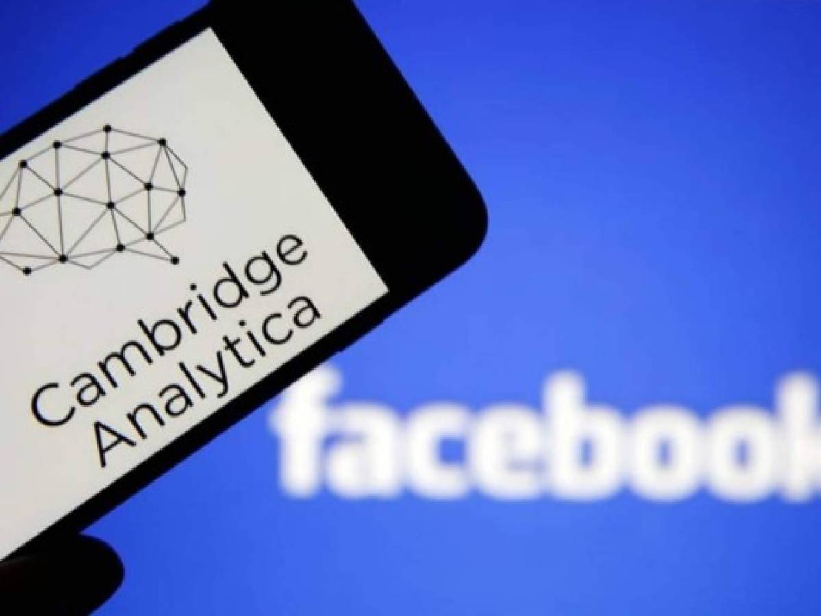 Cambridge Analytica se declara culpable en caso por uso de datos de Facebook