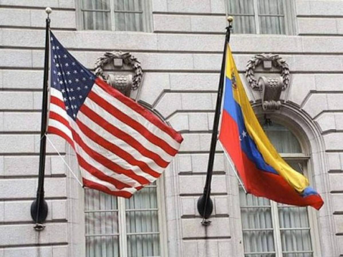 Estados Unidos exige a dos diplomáticos de Venezuela abandonar el país en 48 horas