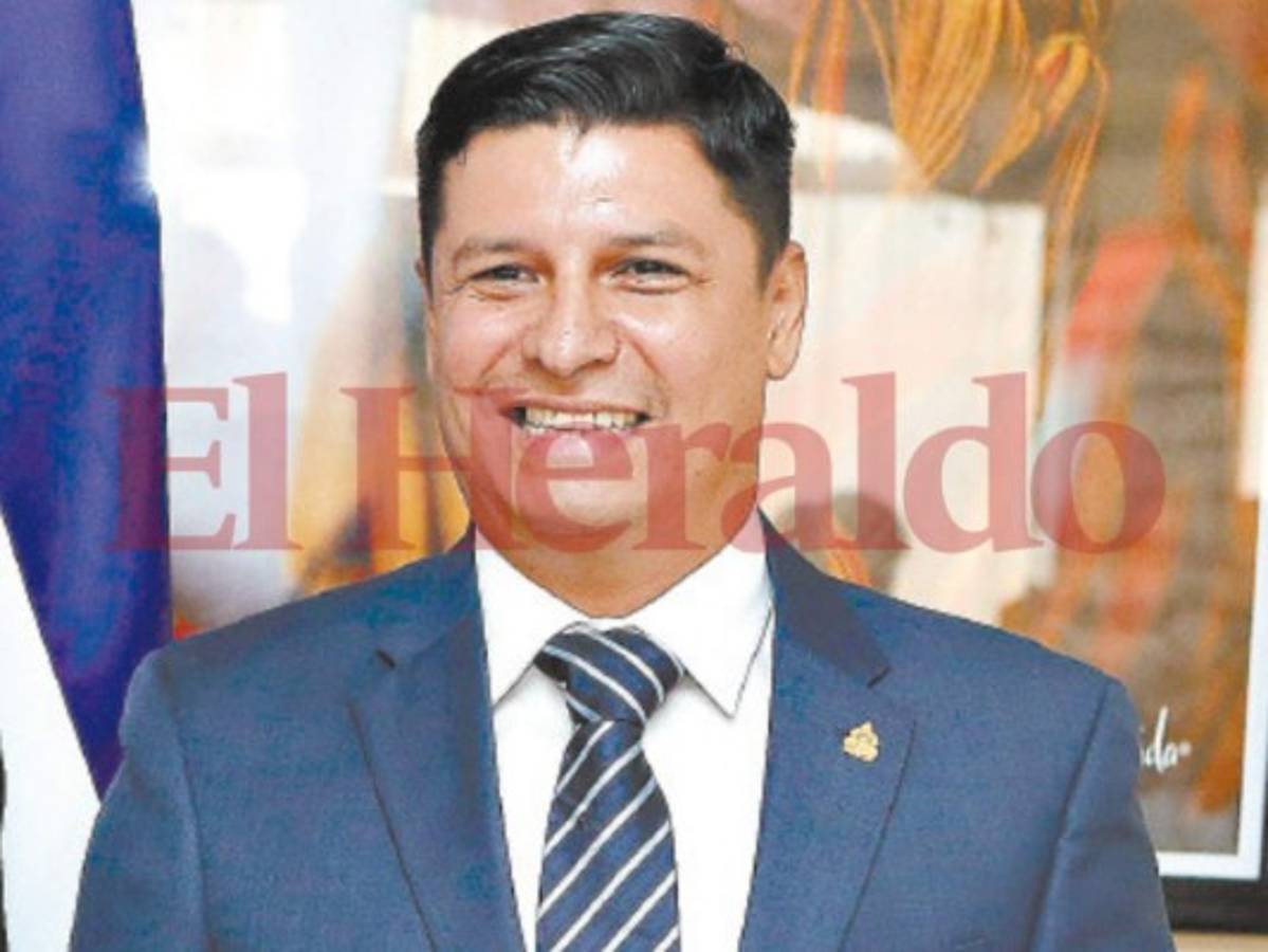 Roberto Cosenza: 'Trabajamos con la sociedad civil para prevenir paperas”