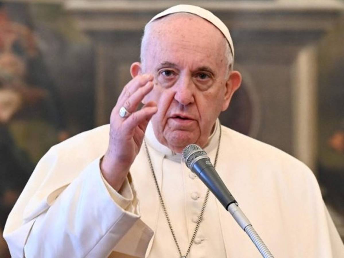 Papa Francisco respalda suspensión temporal de patentes de vacunas anticovid