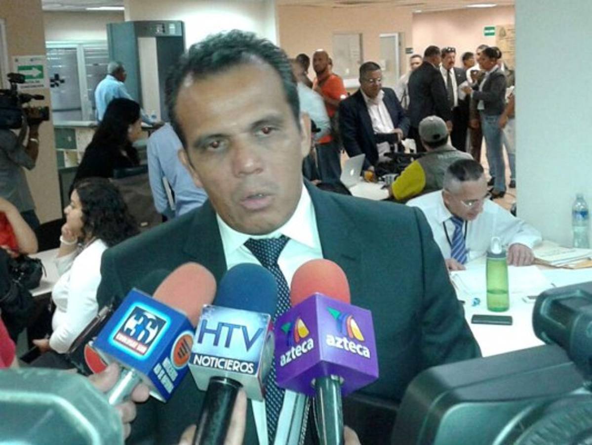 Orden de captura nacional e internacional contra Flores Lanza