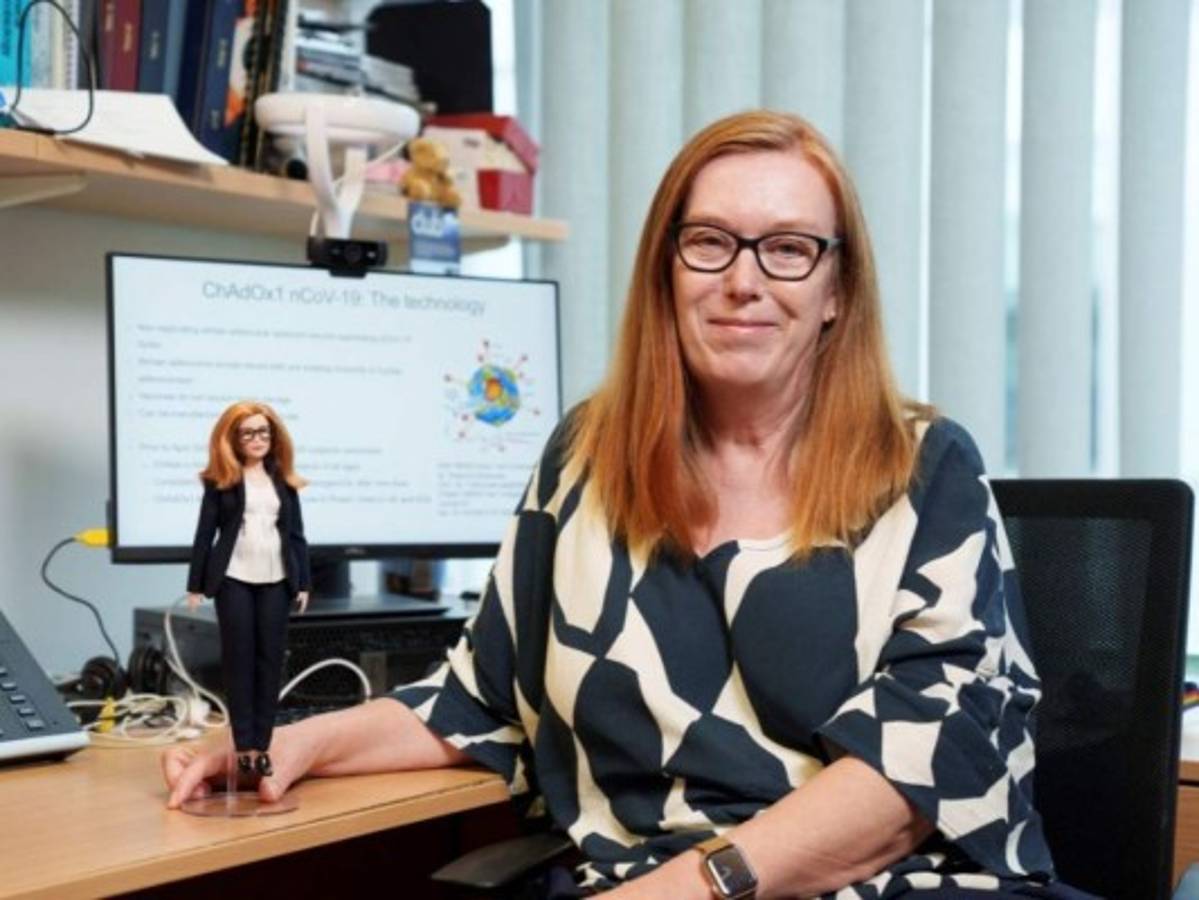 Diseñan barbies inspiradas en creadora de la vacuna AstraZeneca y otras profesionales de la ciencia