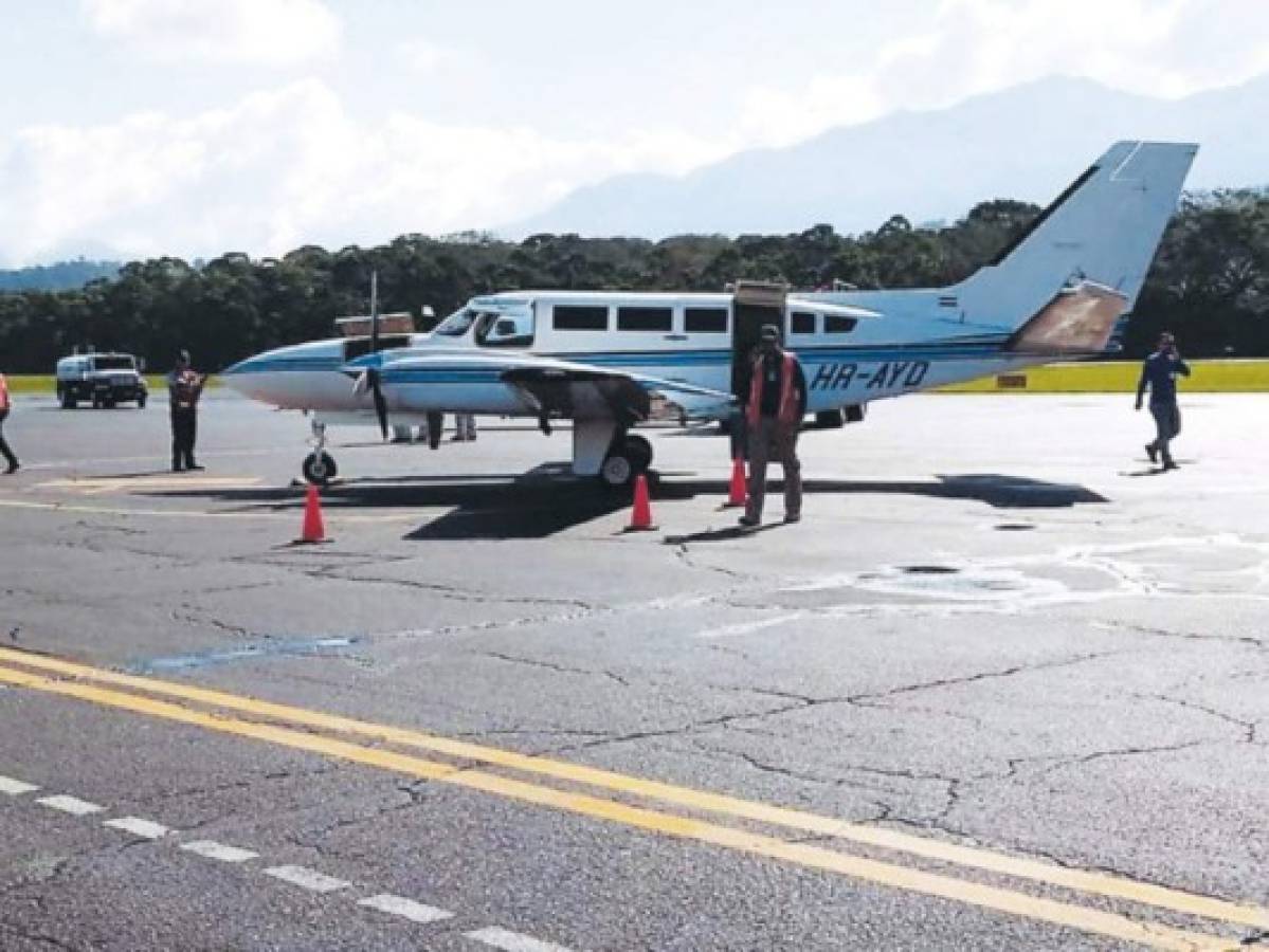 Avioneta con siete pasajeros aterriza de emergencia en La Ceiba