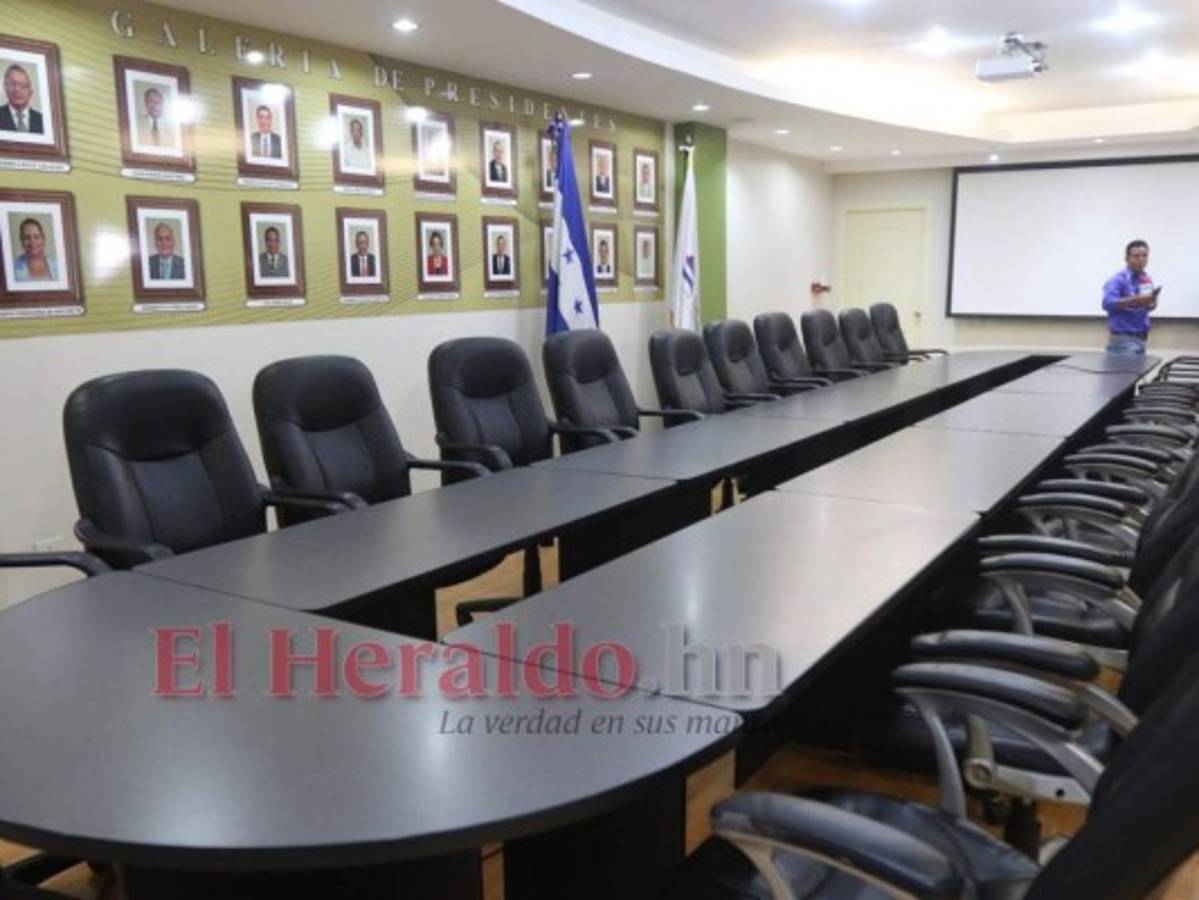 La transición del disuelto Tribunal Supremo Electoral (TSE) al Consejo Nacional Electoral (CNE) quedó consumada el martes en el Congreso Nacional. Foto: Alex Pérez / EL HERALDO.