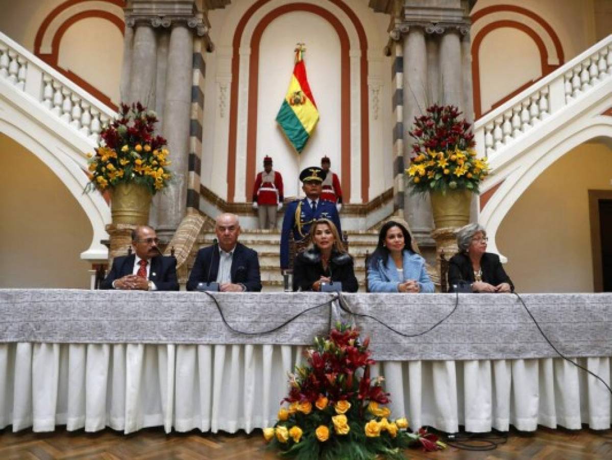 Presidenta de Bolivia envía al Congreso ley para convocar a elecciones