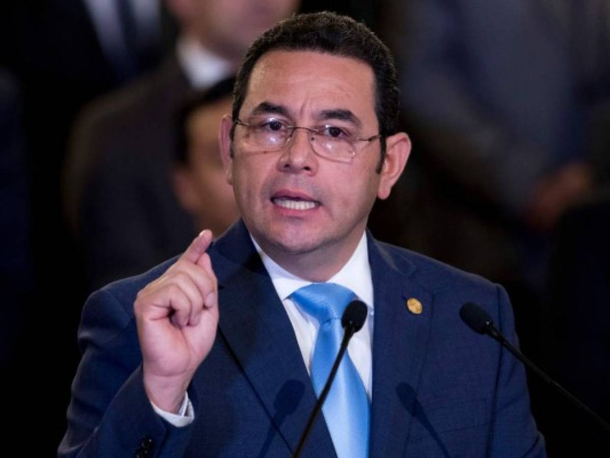 Activistas exigen orden de captura contra Jimmy Morales