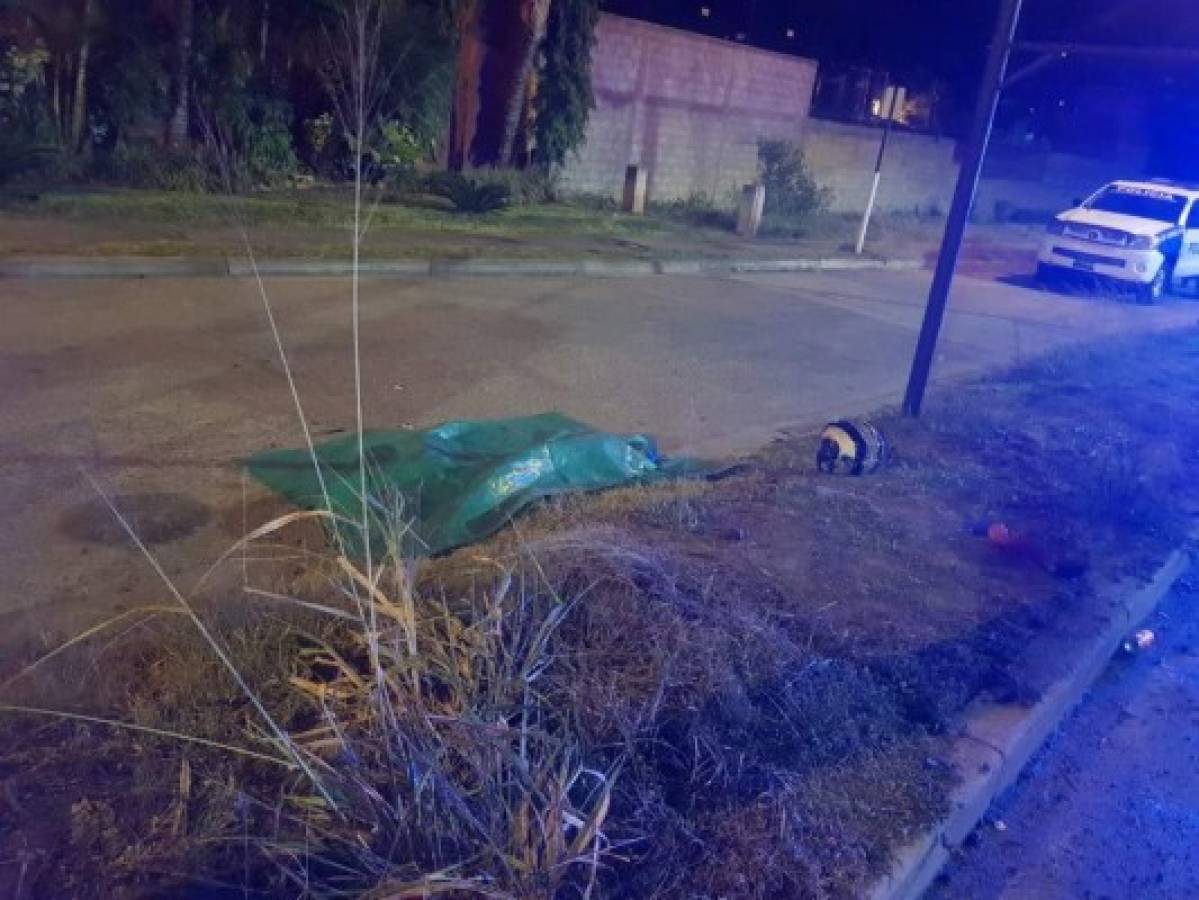 Motociclista muere tras sufrir severos golpes en la cabeza al accidentarse en el anillo periférico de la capital