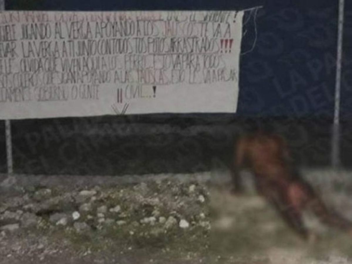 Decapitado y con la cabeza entre sus piernas encuentran cadáver en Cancún, México