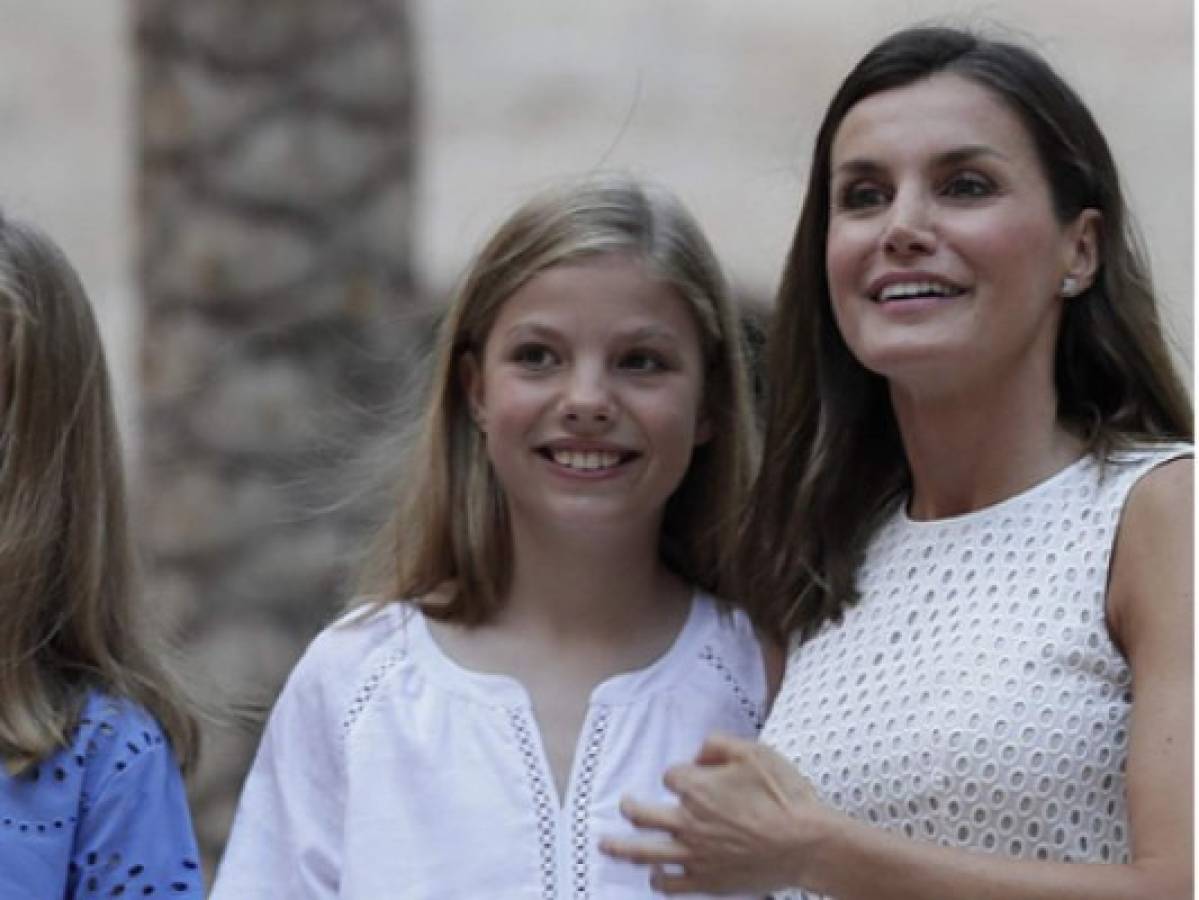 Vídeo: Infanta Sofía hace mal gesto a la reina Letizia en público