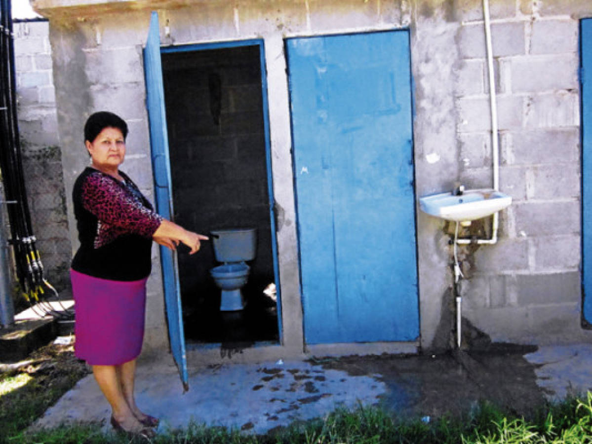 En pésimo estado permanecen centros educativos de Comayagua