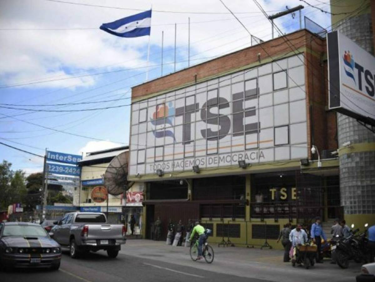 Tribunal Supremo Electoral niega derroche en el alquiler de los escáneres