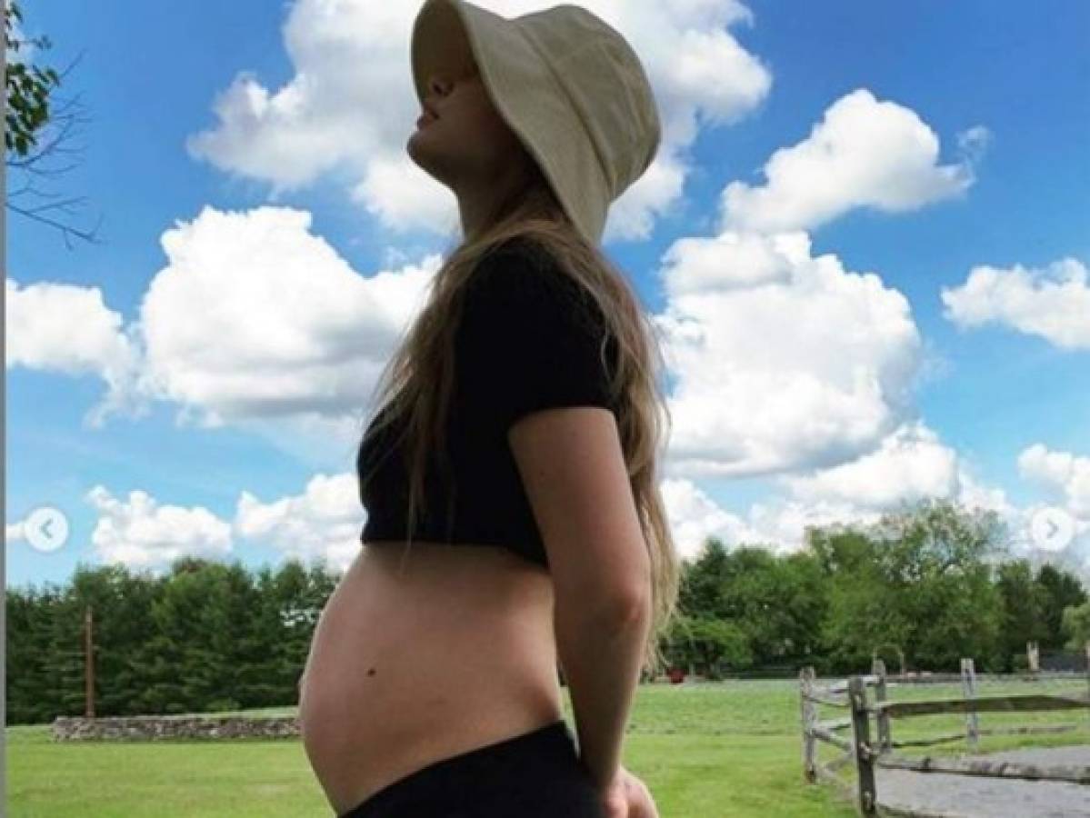 Gigi Hadid comparte fotos de su embarazo tras confusión sobre nacimiento de su bebé