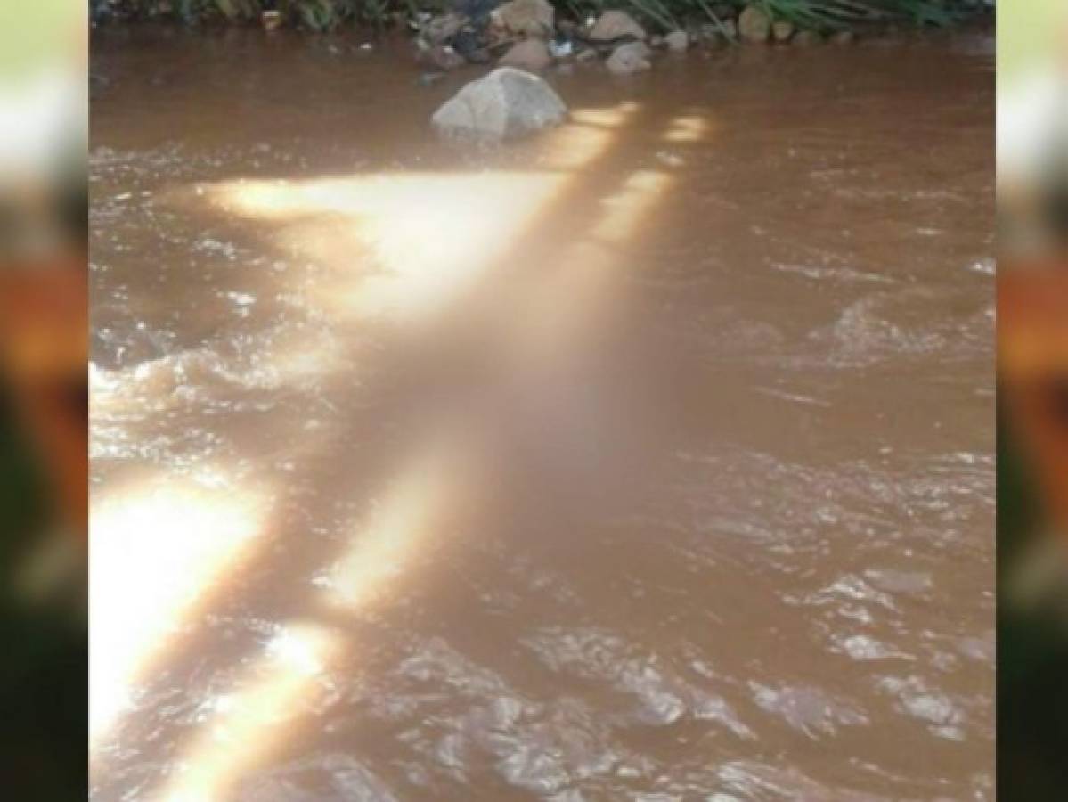 Flotando en un río de la capital de Honduras encuentran muerto a un niño recién nacido