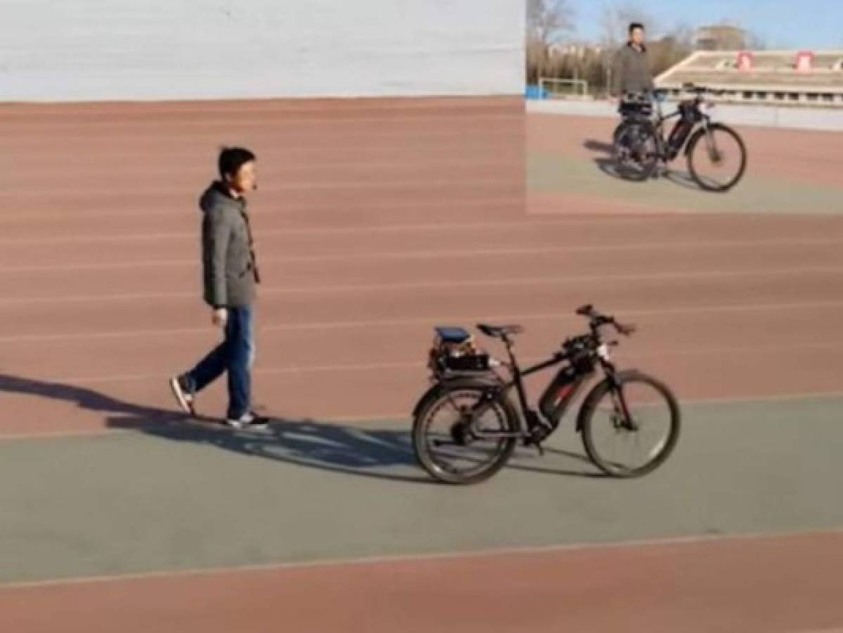 VIDEO: Científicos crean bicicleta inteligente no tripulada en China
