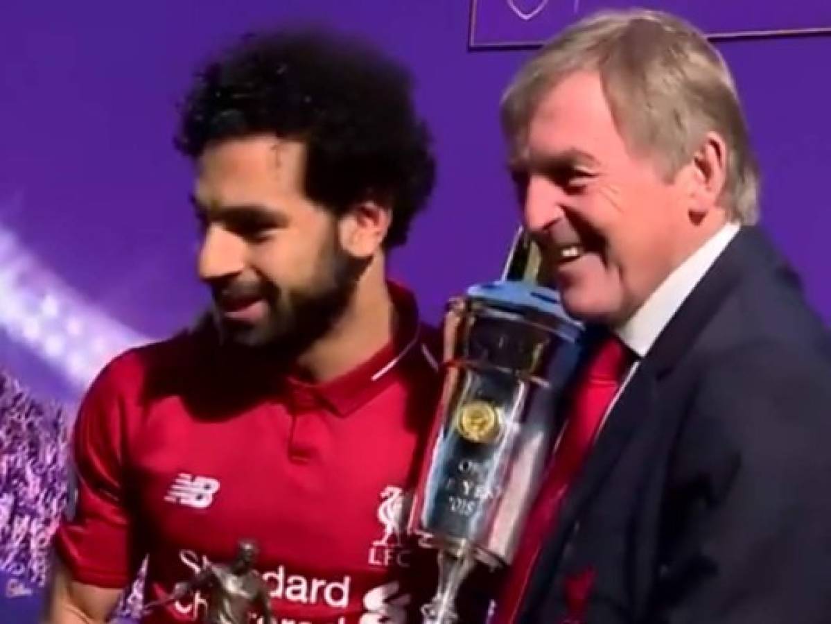 VIDEO: Así recibió Mohamed Salah el premio de máximo goleador de la Premier League