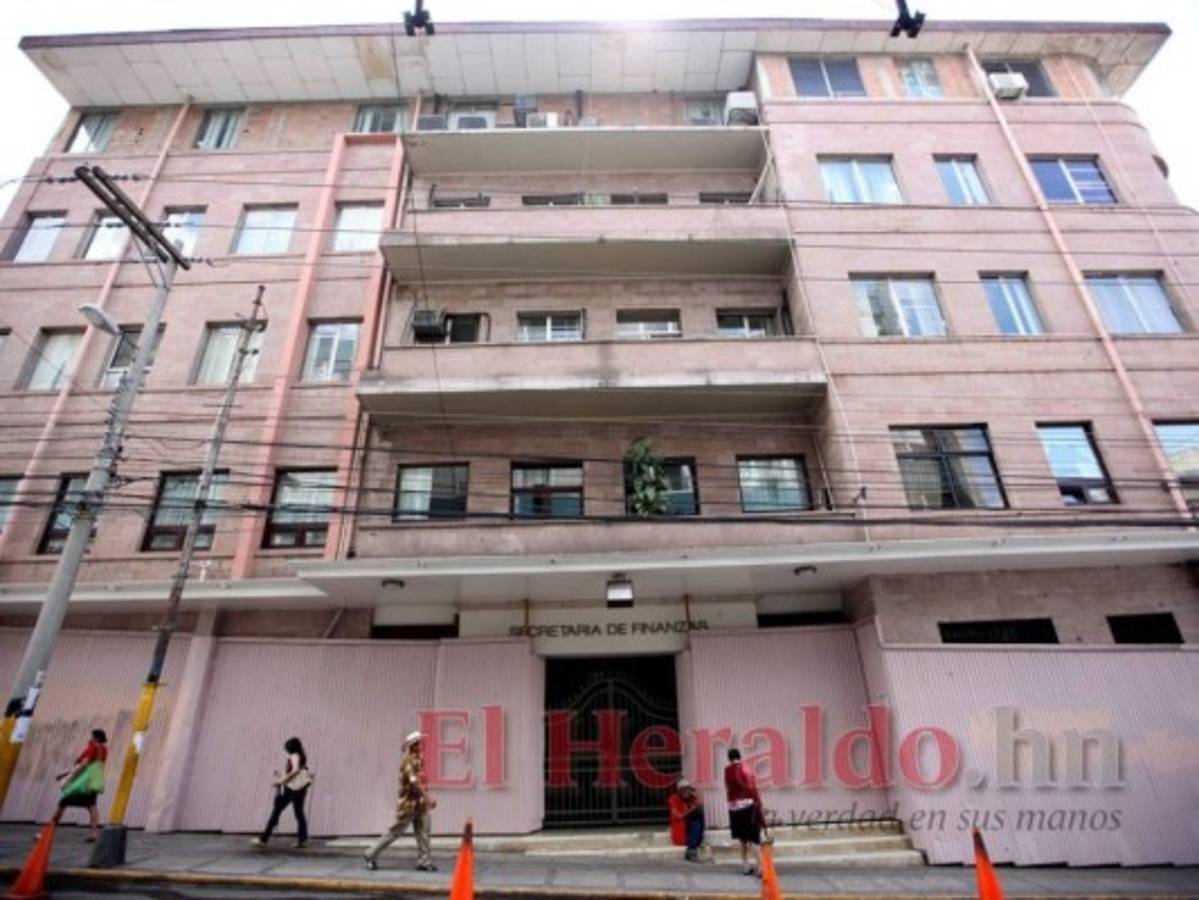 Según Finanzas, las transferencias se ejecutan de acuerdo con la programación de gastos y los ingresos. Foto: El Heraldo