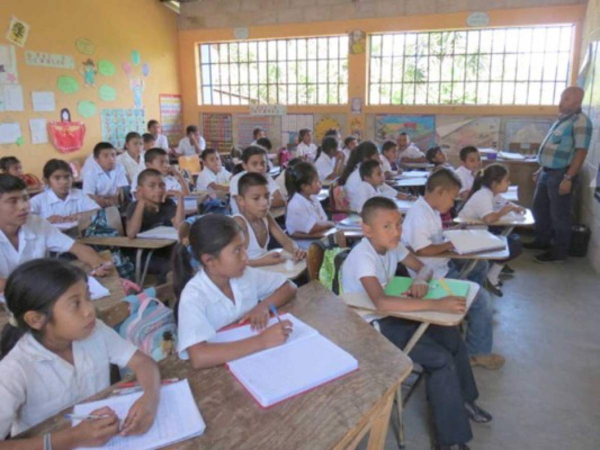 Más de 4,500 centros educativos en Honduras tienen solo un maestro