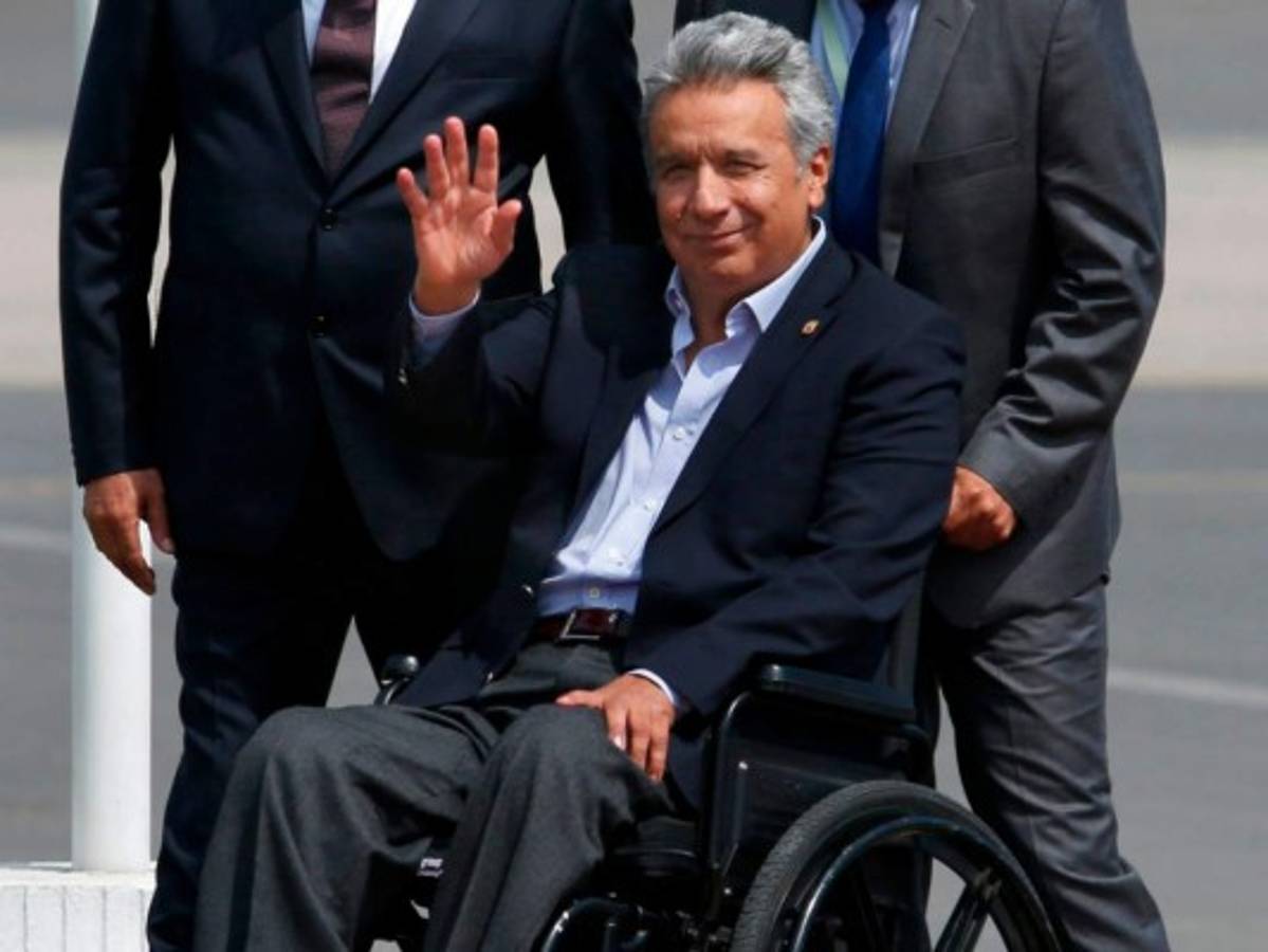 Lenín Moreno deja cumbre de Lima por 'situación crítica' de periodistas secuestrados