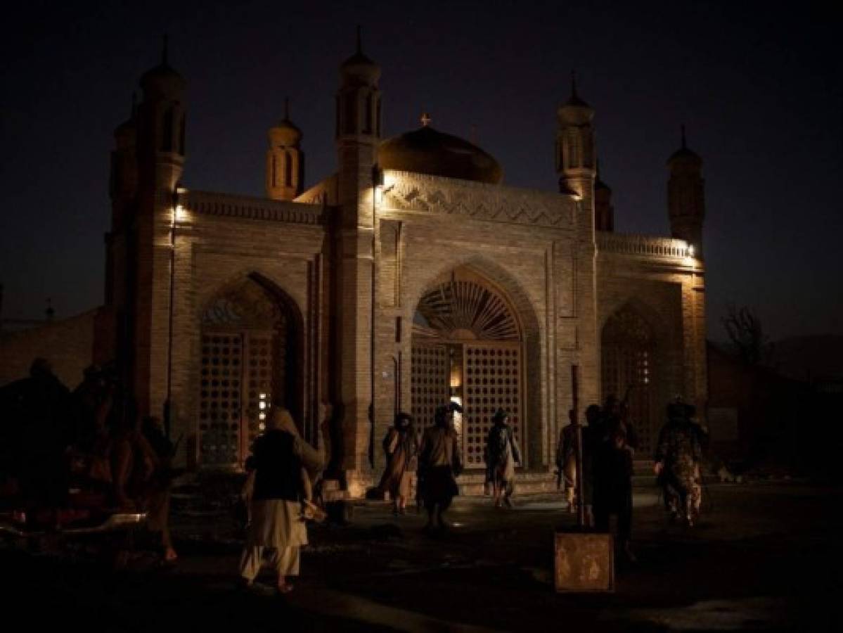 Al menos cinco muertos en una explosión cerca de una mezquita en Kabul