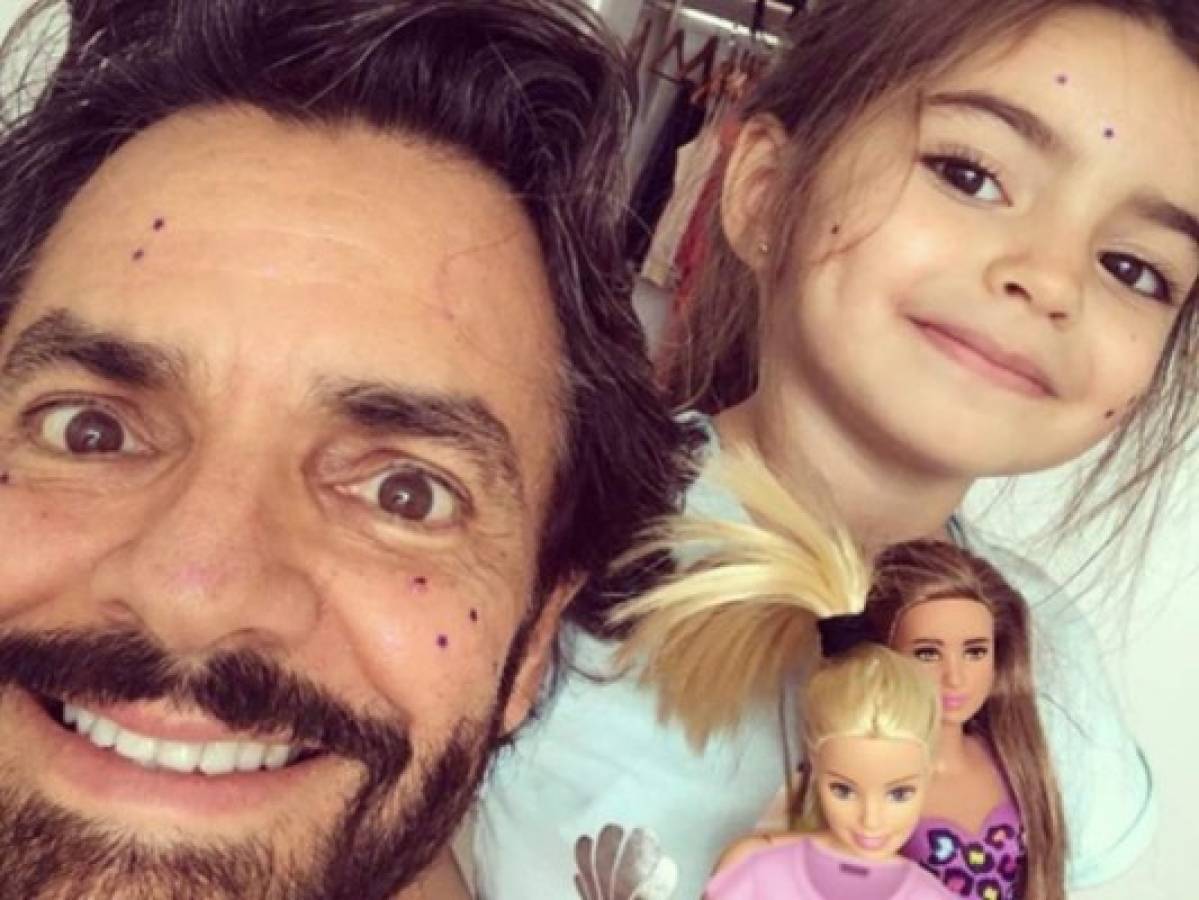 Vídeo: Eugenio Derbez enseña a su hija Aitana a imitar a uno de sus famosos personajes de televisión