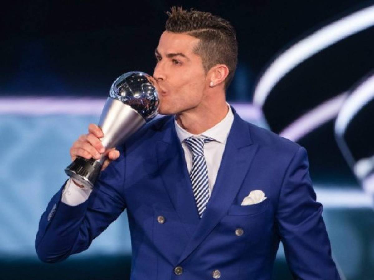 Ronaldinho se decanta por Cristiano Ronaldo o Messi para el premio The Best