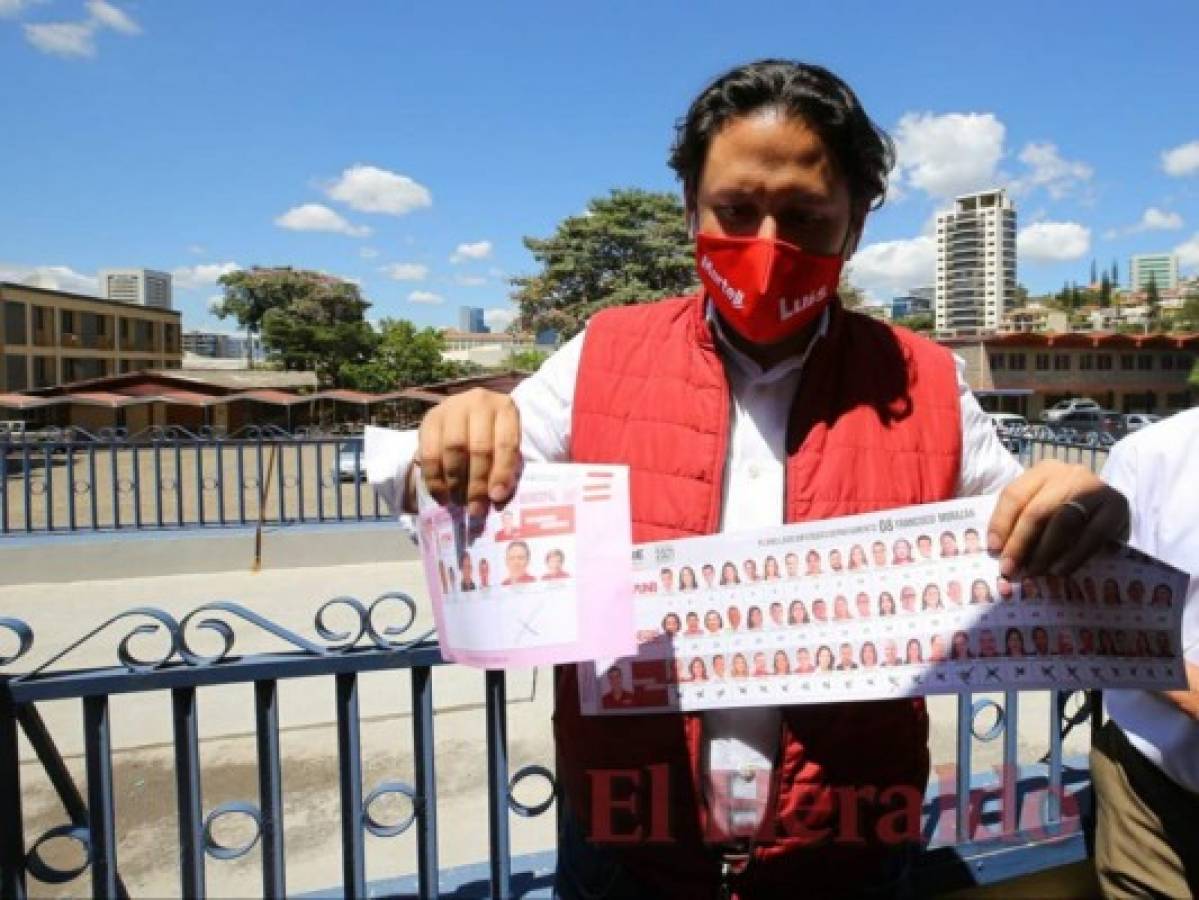 Aspirante a la Alcaldía del Distrito Central, Eduardo Martell, ejerce el voto