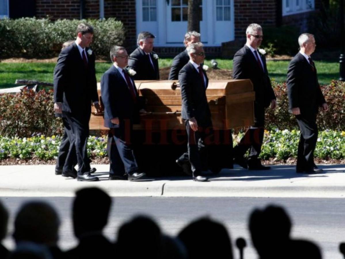 Unas 2.000 personas asisten al funeral del pastor Billy Graham en EEUU