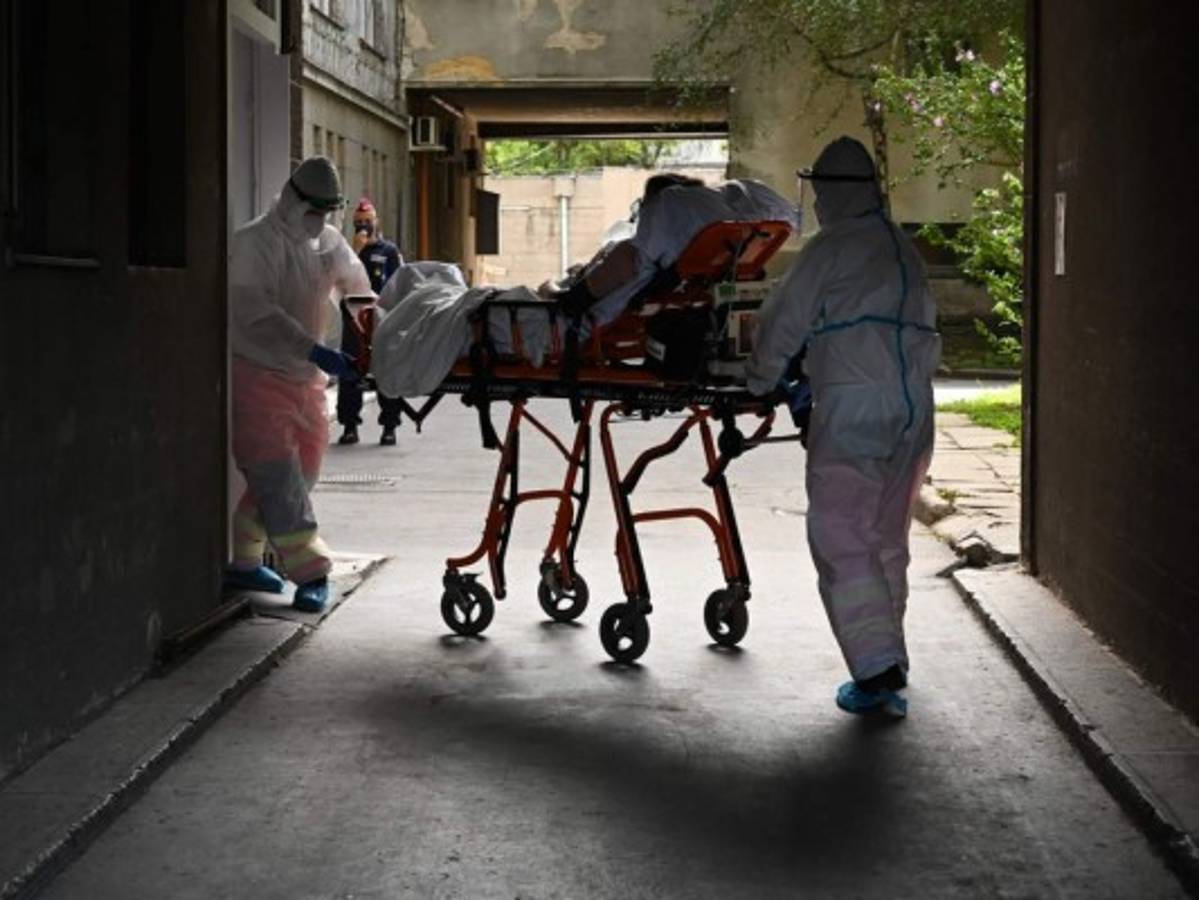 Más de 832,000 muertos por coronavirus en el mundo