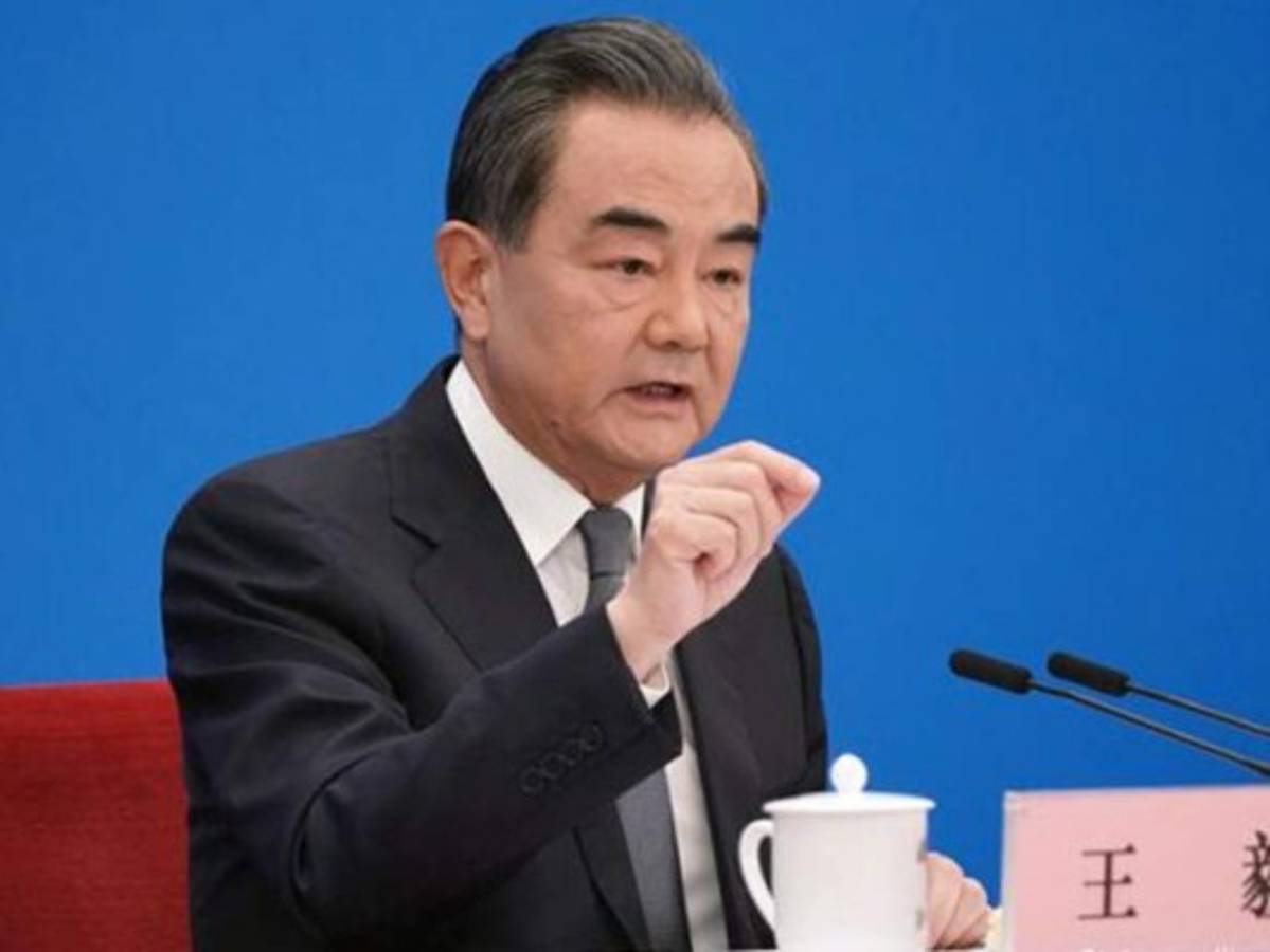 China advierte 'nueva Guerra Fría' con EEUU por pandemia, que arrecia en América Latina