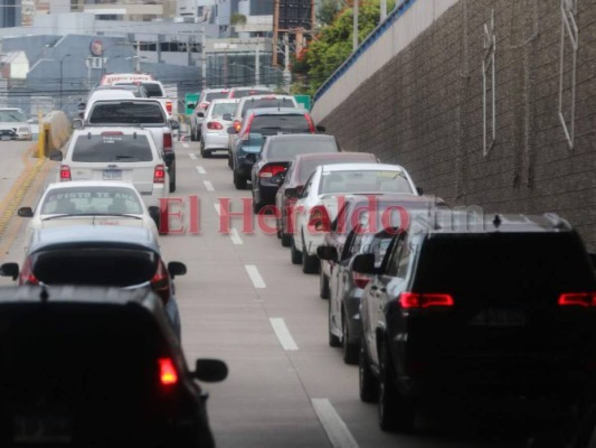 En vísperas de la Navidad se vive un desesperante tráfico vial en el DC