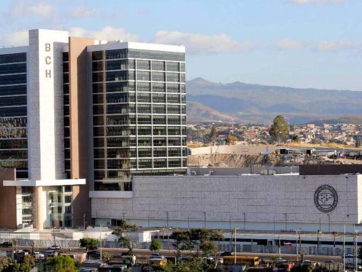 Tipo de cambio cierra mayo con apreciación de 5 centavos