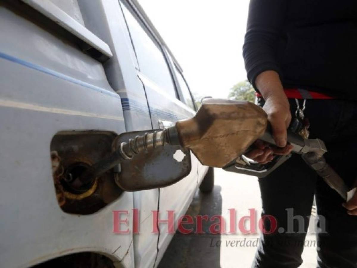 Precio de los combustibles registra incrementos este lunes en Honduras