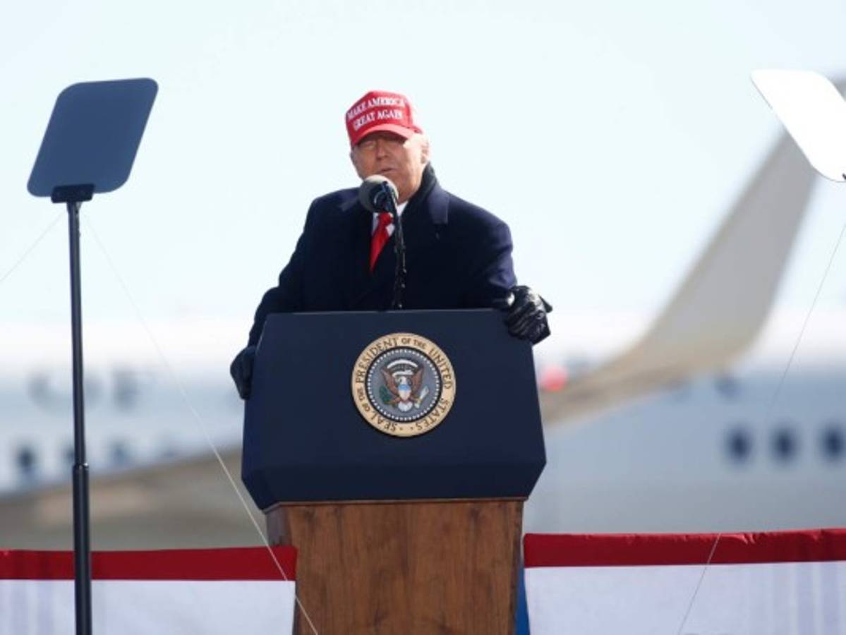 Previo a elecciones, Trump dice que 've encuestas falsas'  