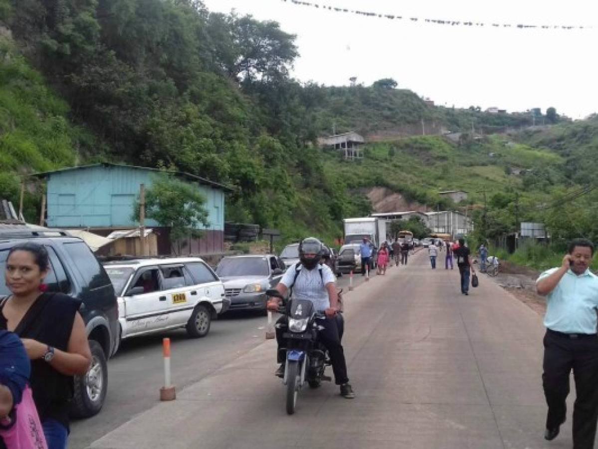 Tráfico pesado en carretera al Sur de Honduras por protestas