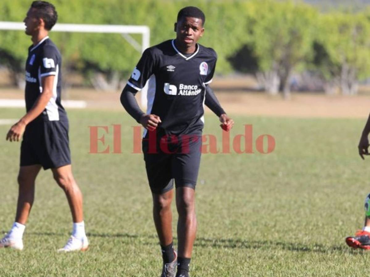 Boniek García se pone de nuevo la camisa del Olimpia y entrena con ellos