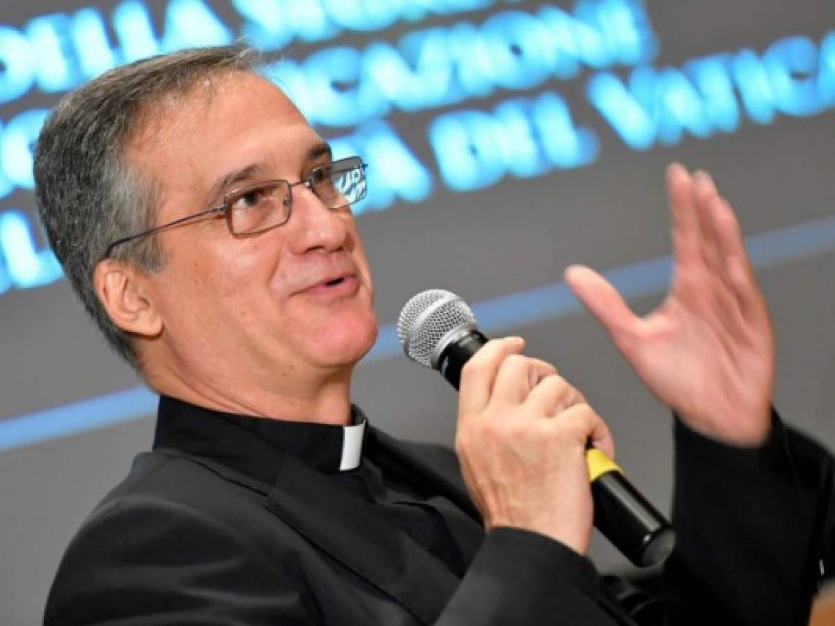 Renuncia el ministro de Comunicación del Vaticano tras una polémica