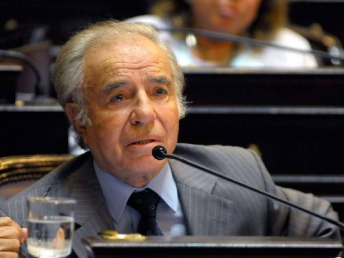 Argentina: expresidente Carlos Menem está en coma inducido