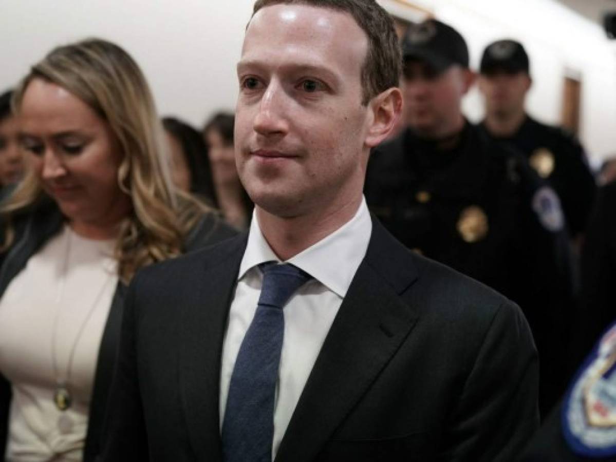 Mark Zuckerberg asume fallas de Facebook, ahora ante el Congreso de Estados Unidos