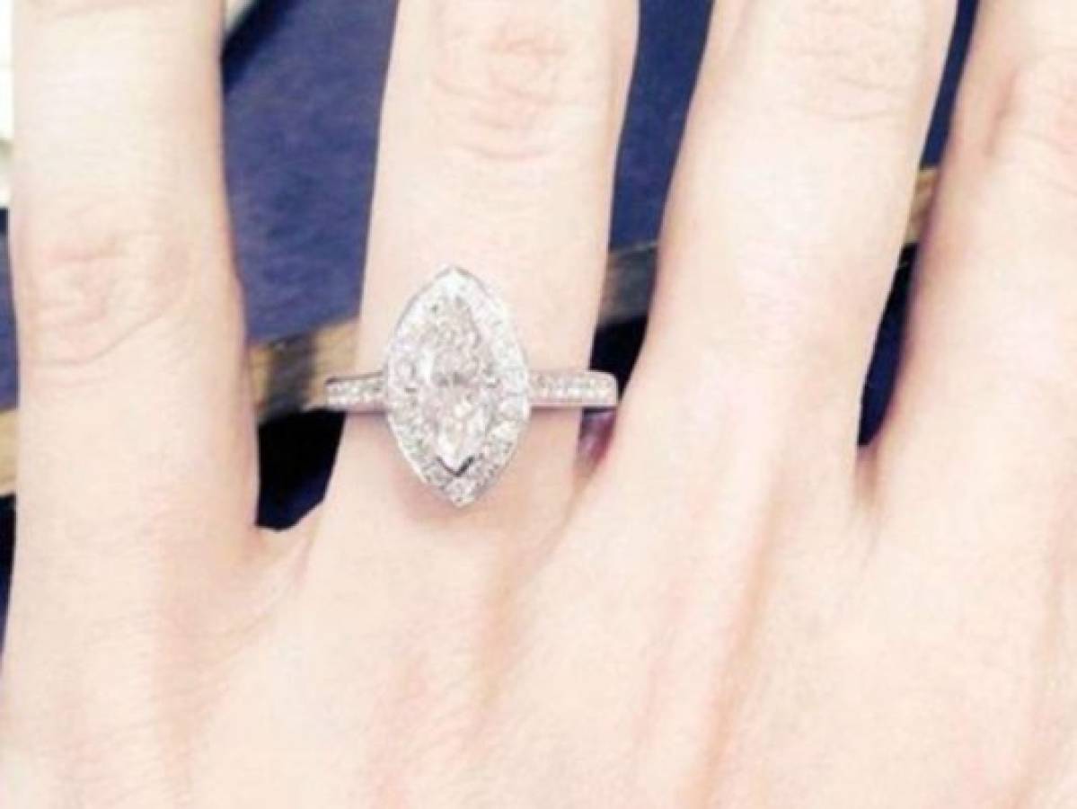 Descubrió perturbador secreto de su novio y vendió su anillo de compromiso en eBay
