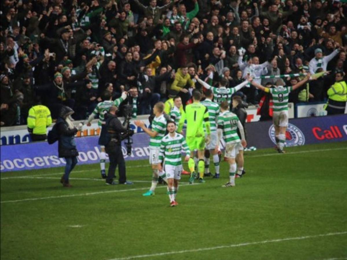 El noble gesto de Emilio Izaguirre con un pequeño aficionado del Celtic