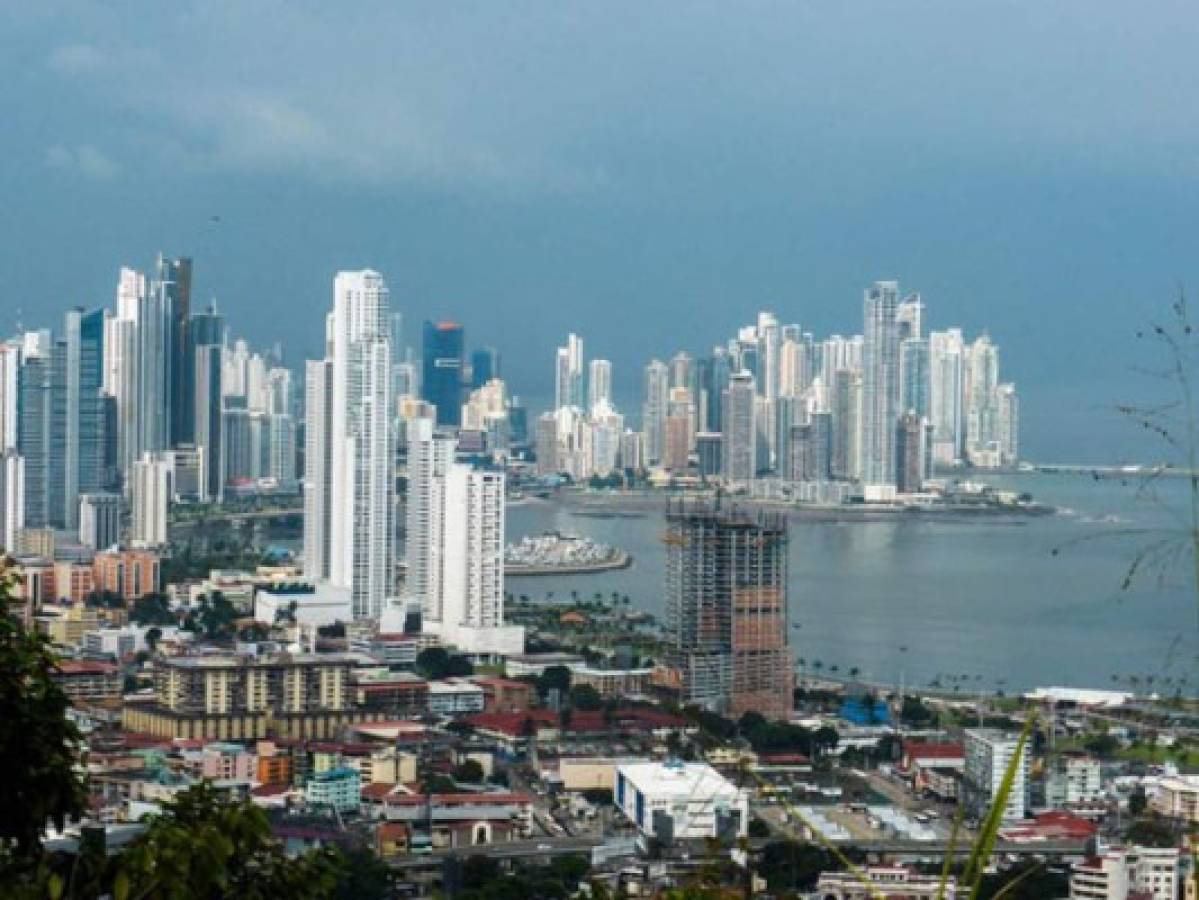 La Unión Europea se dispone a retirar Panamá y otros 7 países de lista negra de paraísos fiscales
