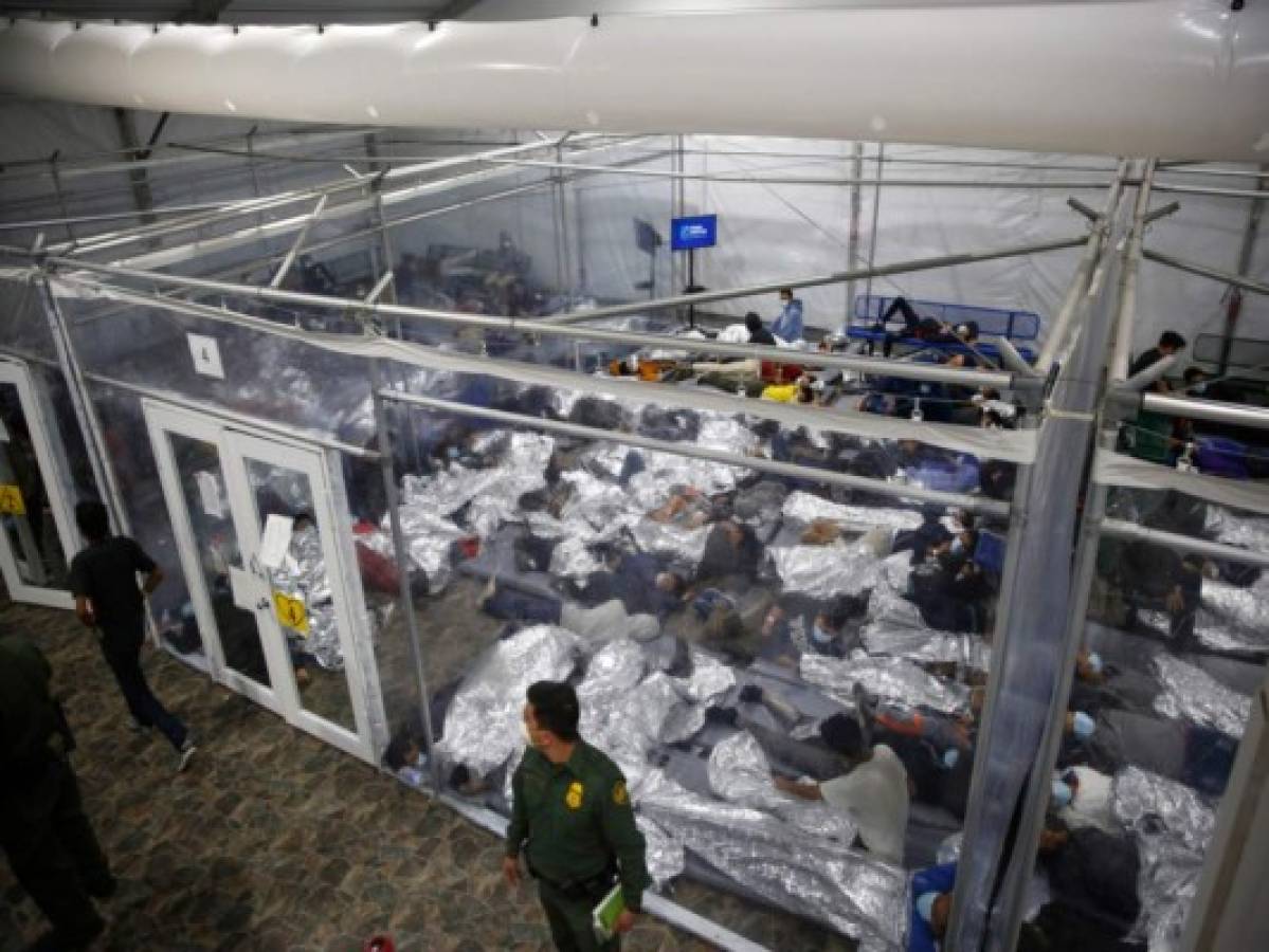 EEUU: Niños migrantes desesperados por salir de albergues