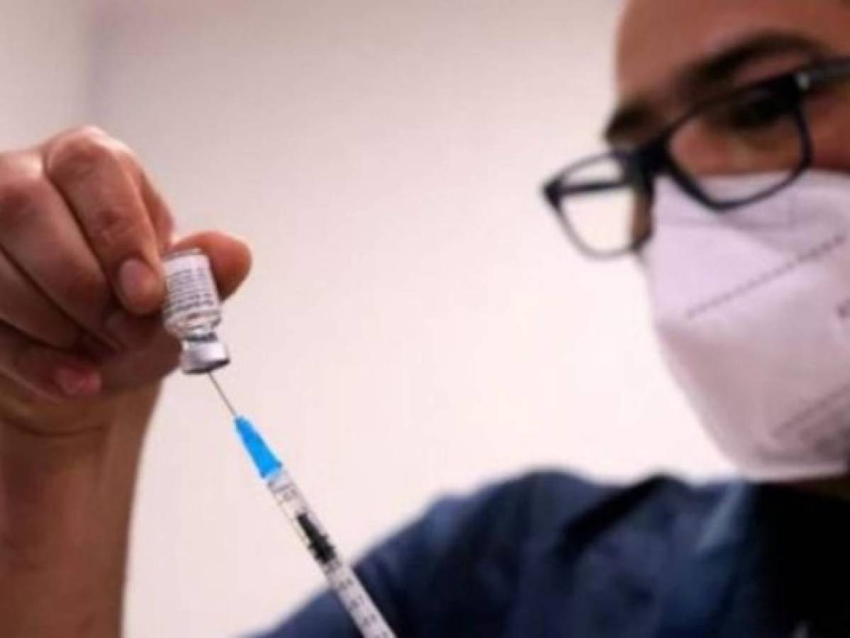 Anticuerpos se quintuplican con cuarta dosis de vacuna anticovid, según estudio israelí