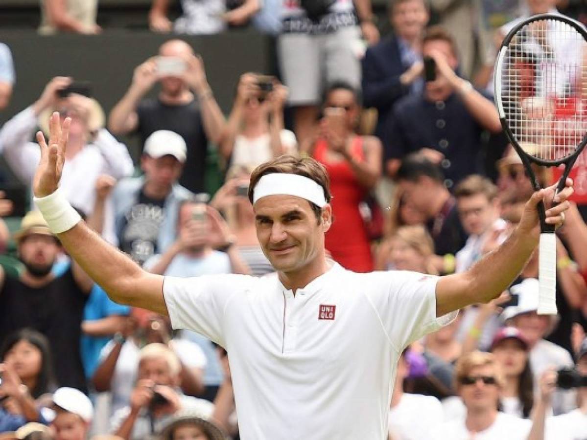 Roger Federer bate en Wimbledon al finalista de Eastbourne